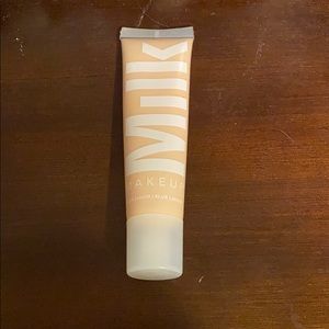Milk makeup matte foundation